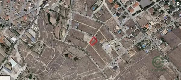 Terreno urbano de 0,0456 ha en venta en Caudete, Albacete