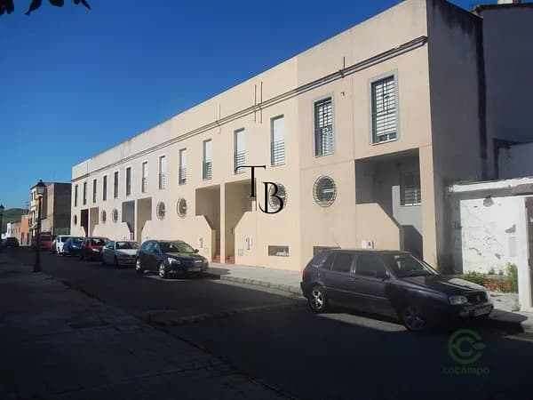 Casa de 0,0289 ha en venta en Santiponce, Sevilla