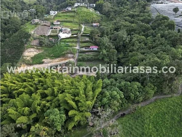 Terreno urbano de 0,048 ha en venta en Caldas