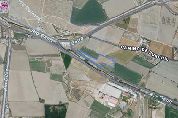 Finca agrícola de 1,45 ha en venta en Granada, Granada