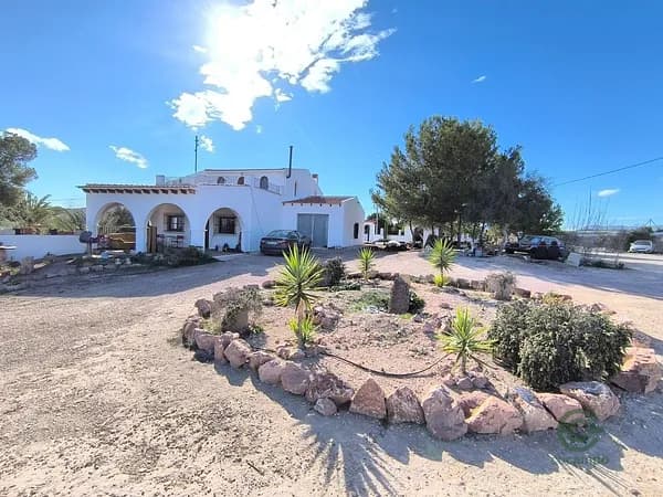 Finca rústica de 1 ha en venta en Novelda, Alicante