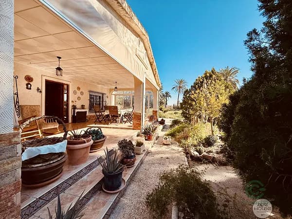 Casa de 0,55 ha en venta en Elche-elx, Alicante