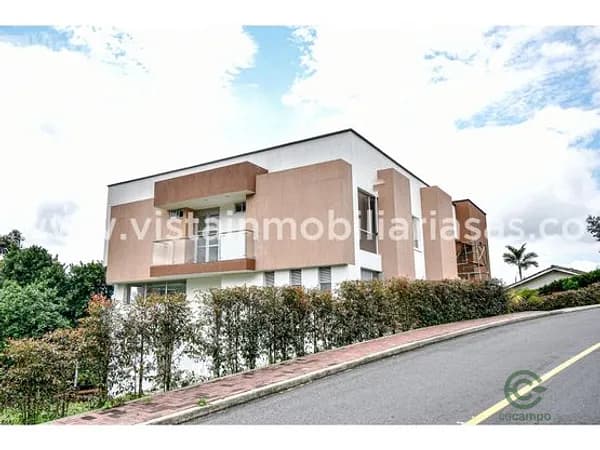 Casa de 0,108 ha en alquiler en Caldas