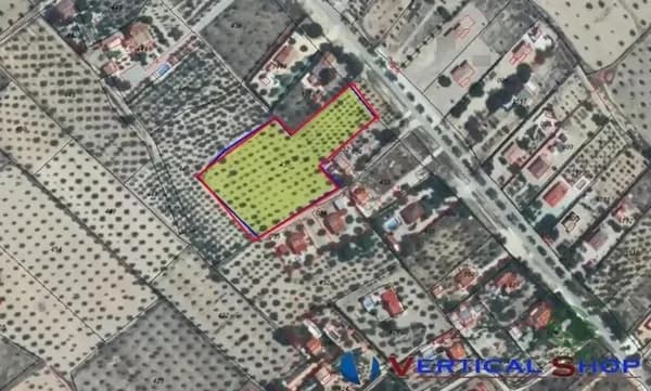Terreno urbano de 0,7027 ha en venta en Caudete, Albacete