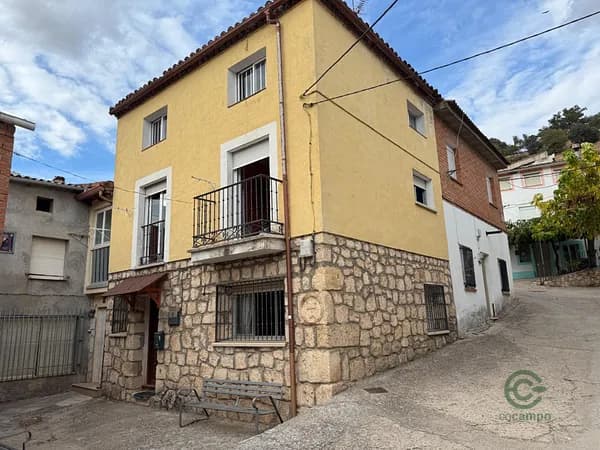 Casa de 0,0114 ha en venta en Guadalajara