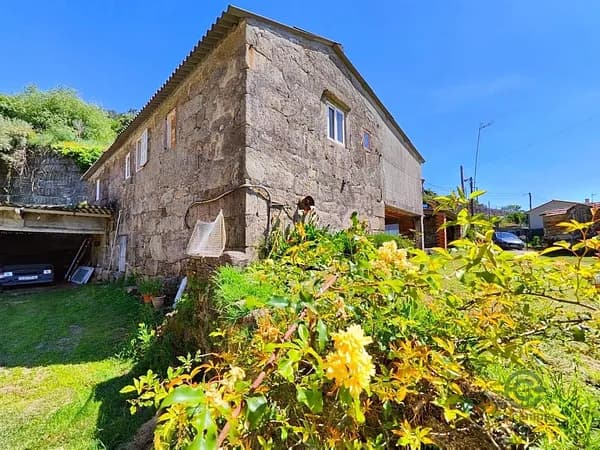 Finca de recreo de 0,07 ha en venta en Tui, Pontevedra