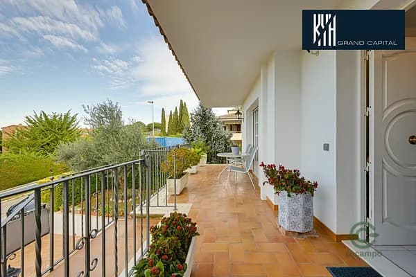 Casa de 0,0312 ha en venta en Girona, Girona