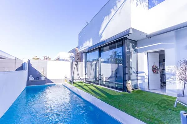 Casa de 0,0105 ha en venta en San pedro del pinatar, Murcia