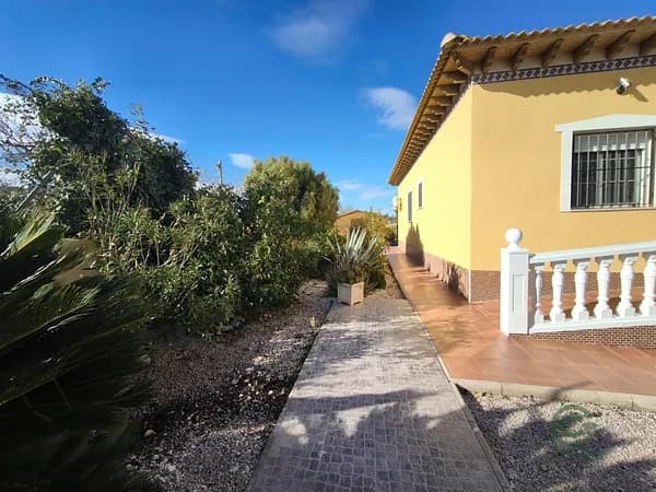 Finca rústica de 0,2559 ha en venta en Hondon de los frailes, Alicante