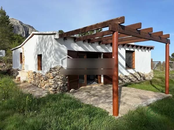 Rustic property of 1,6 ha for sale in Alicante