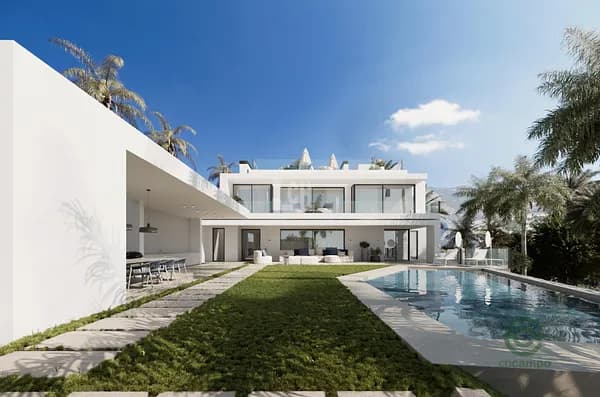 Casa de 0,1177 ha en venta en Marbella, Málaga