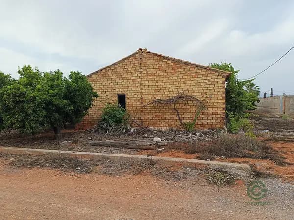 Finca agrícola de 0,96 ha en venta en Castellón, Castellón