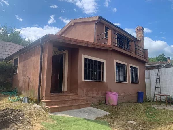 Finca de recreo de 0,16 ha en venta en Casas del castañar, Caceres