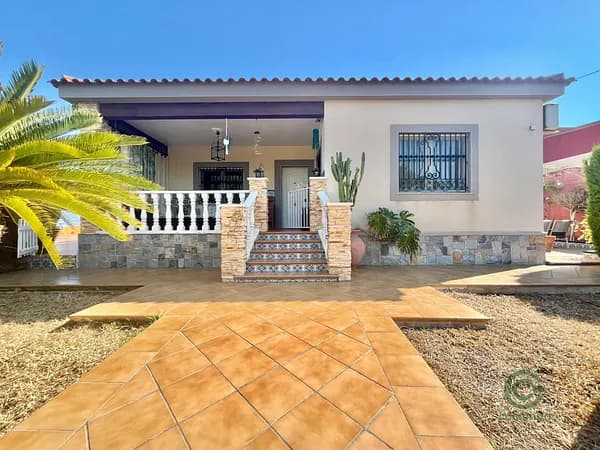 Casa de 0,08 ha en venta en Torrevieja, Alicante