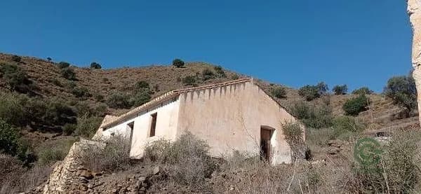 Finca rústica de 0,36 ha en venta en Málaga