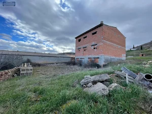 Finca rústica de 0,0375 ha en venta en Siguenza, Guadalajara