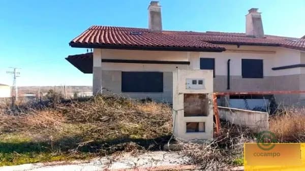Casa de 0,077 ha en venta en Briviesca, Burgos