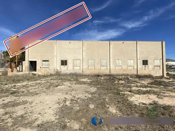 Terreno urbano de 0,35 ha en venta en Caudete, Albacete