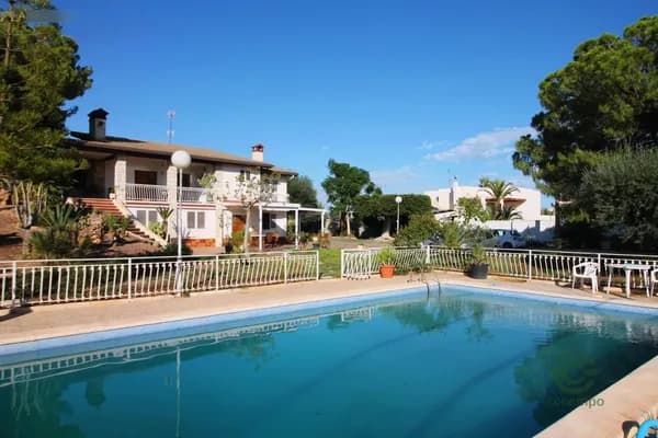 Casa de 0,26 ha en venta en Elche, Alicante