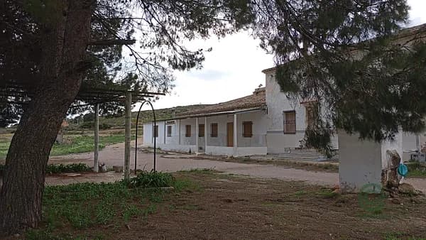 Finca rústica de 36,74 ha en venta en Yecla, Murcia