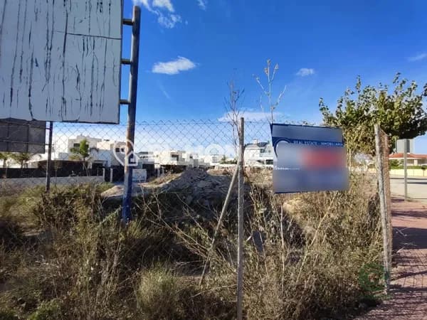 Terreno urbano de 0,1057 ha en venta en San fulgencio, Alicante