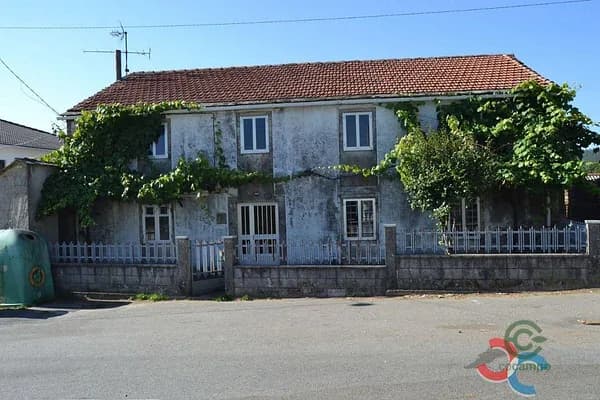 Finca agrícola de 0,3 ha en venta en Forcarei, Pontevedra