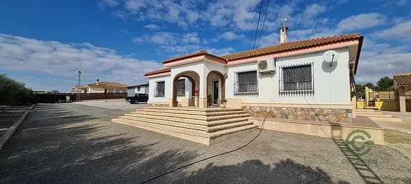 Recreation property of 1 ha for sale in Alicante