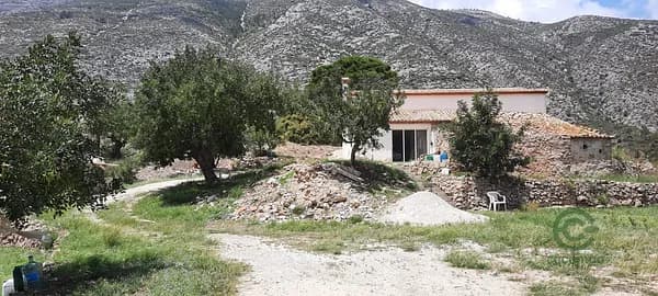 Finca rústica de 5,161 ha en venta en Alicante