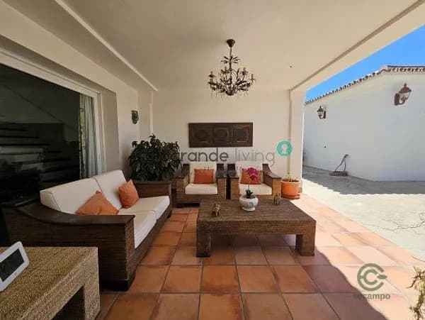 Finca rústica de 1,26 ha en venta en Tesorillo, Cadiz