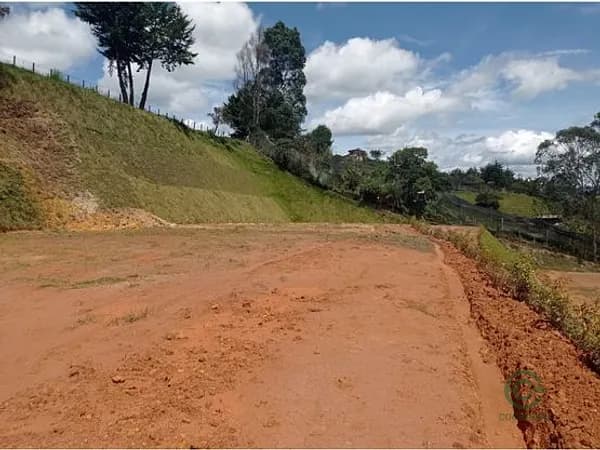 Terreno urbano de 0,15 ha en venta en Antioquia