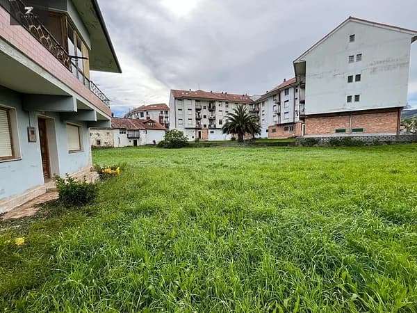 Terreno urbano de 0,203 ha en venta en Selaya, Cantabria
