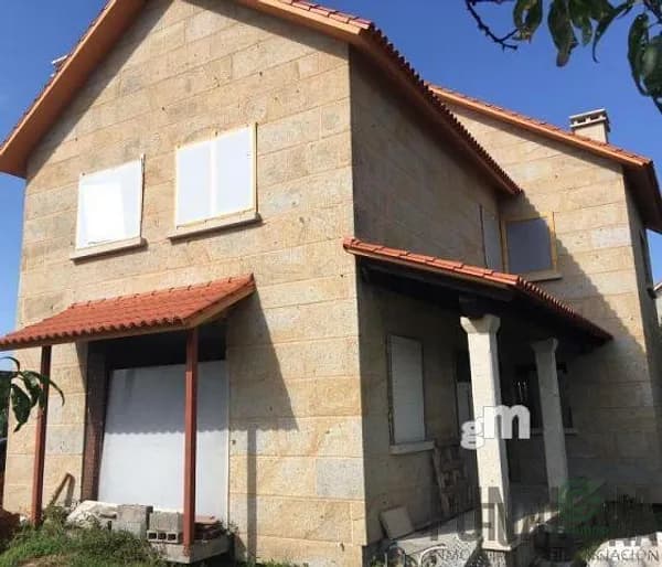 Casa de 0,0765 ha en venta en Pontevedra, Pontevedra