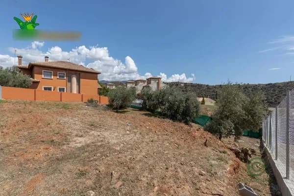 Terreno urbano de 0,07 ha en venta en Granada