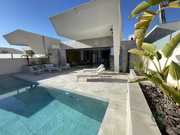 Casa de 0,03 ha en venta en Almoradi, Alicante