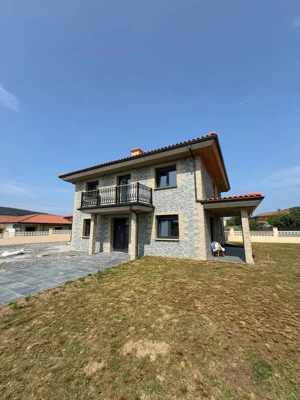 Casa de 0,12 ha en venta en Meruelo, Cantabria