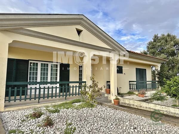 Casa de 0,078 ha en venta en Águeda, Aveiro