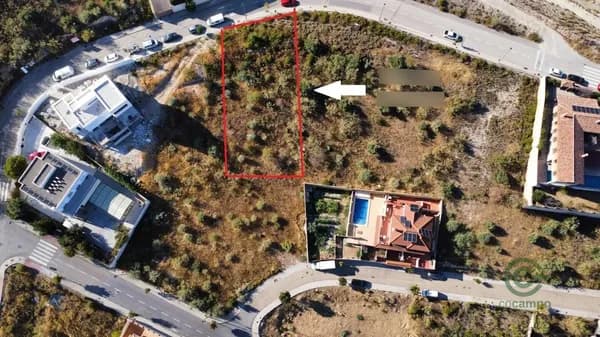 Terreno urbano de 0,1 ha en venta en La zubia, Granada