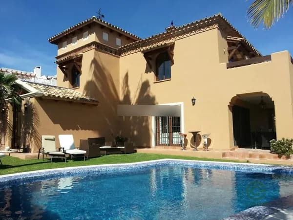 House of 0,06 ha for sale in Malaga