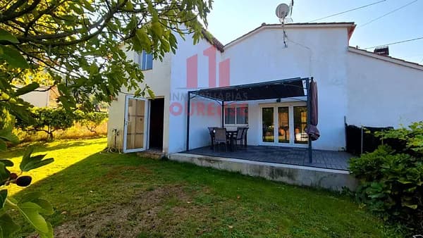 Casa de 0,05 ha en venta en Ourense, Orense