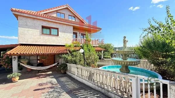 Casa de 0,35 ha en venta en Barbadas, Orense