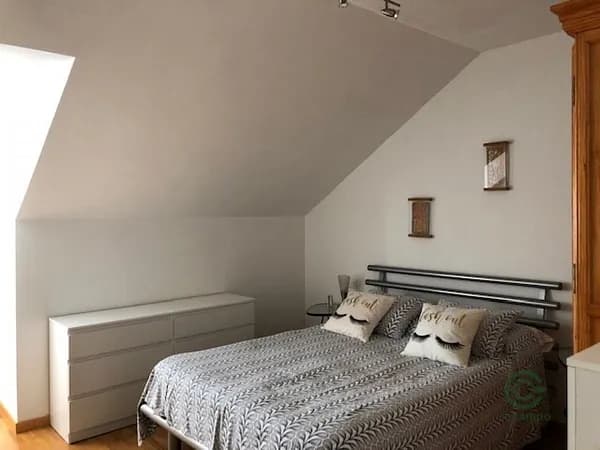 Casa de 0,0087 ha en venta en Ponferrada, Leon