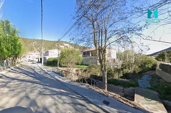 Casa de 0,0198 ha en venta en Valdenoches, Guadalajara