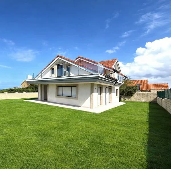 Casa de 0,07 ha en venta en Ajo (bareyo), Cantabria