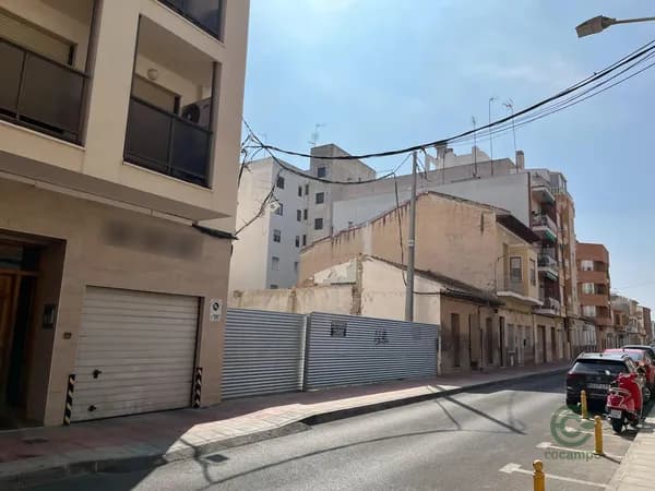 Terreno urbano de 0,0235 ha en venta en Guardamar del segura, Alicante