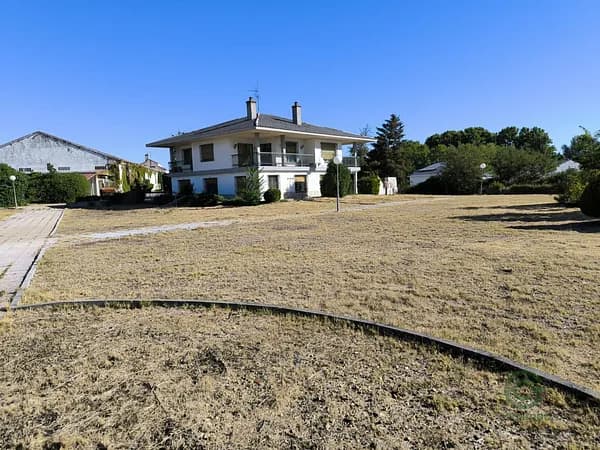 Casa de 0,5264 ha en venta en Cabrerizos, Salamanca