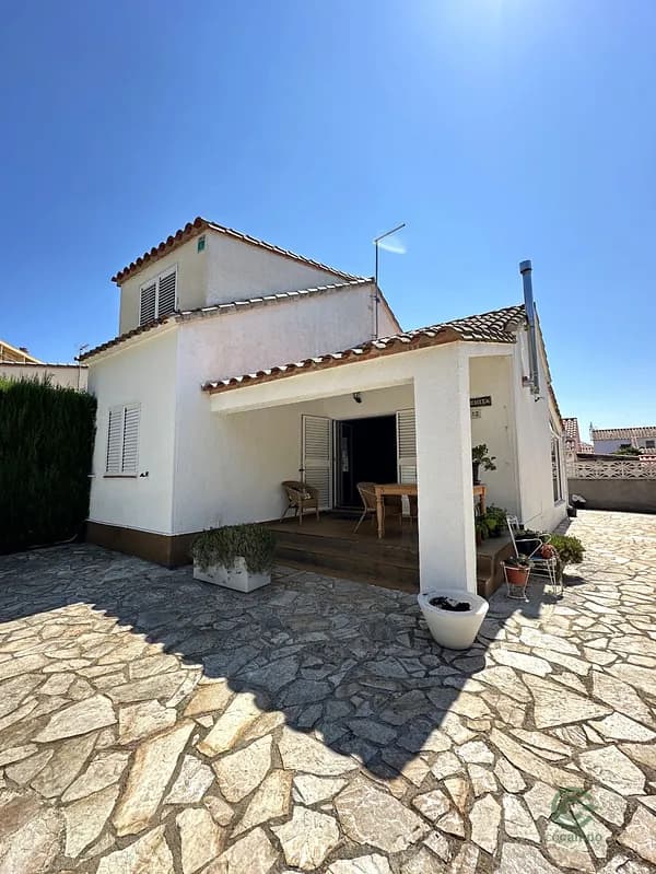 Casa de 0,024 ha en venta en Girona