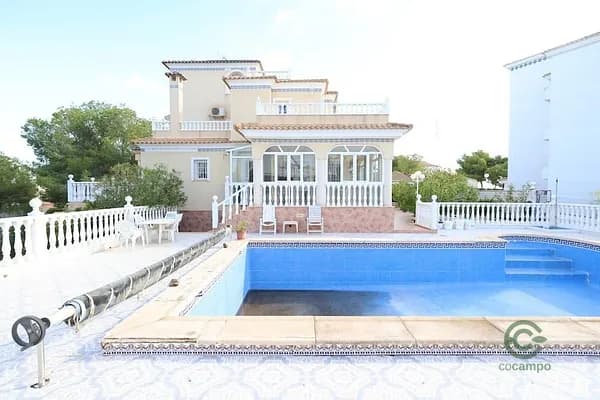 Casa de 0,1514 ha en venta en Orihuela costa, Alicante