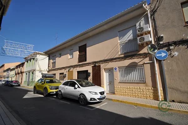 Casa de 0,0194 ha en venta en Pinoso, Alicante