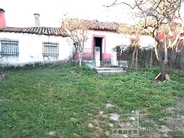 Casa de 0,03 ha en venta en Membribe de la sierra, Salamanca