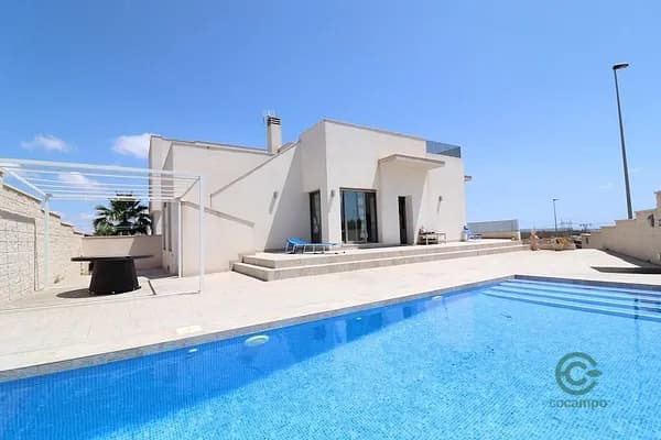 Casa de 0,04 ha en venta en San miguel de salinas, Alicante